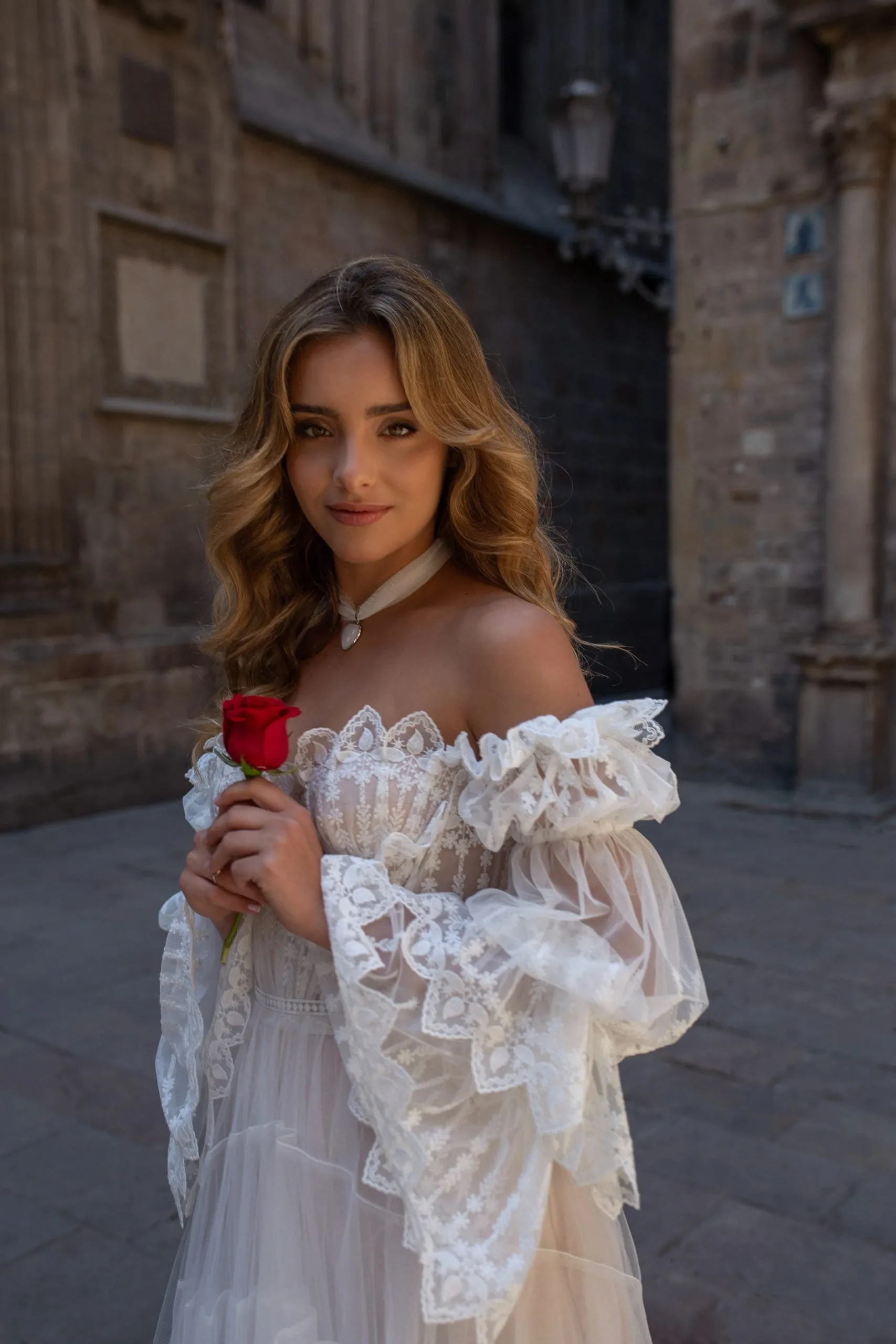 BOHO A-Line Wedding Dress Modern Lace Strapless Illusion Full Sleeves Backless Court Train Bridal Gown Vestido De Noiva