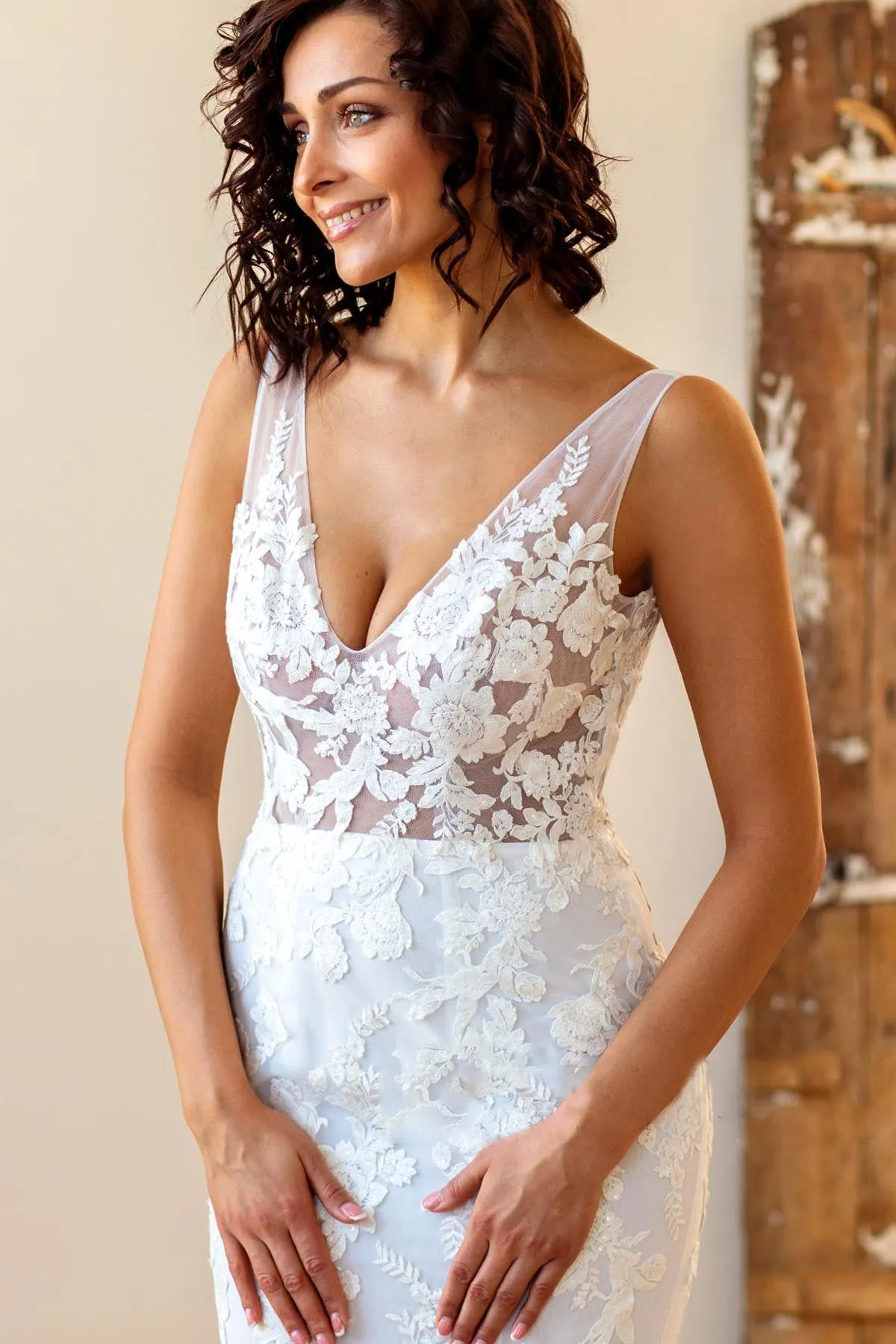 Elegant Designer Lace V-neck Mermaid Wedding Dress with Godet Train