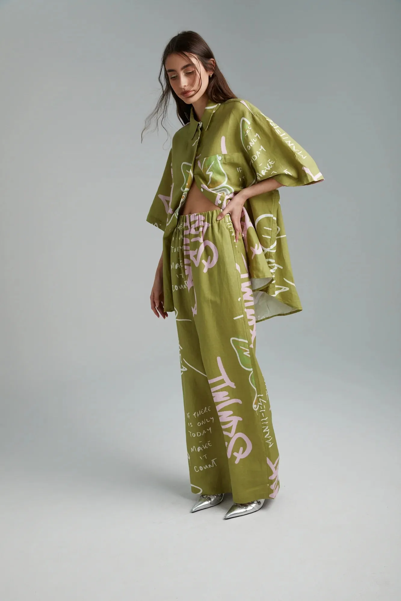 SUMMI SUMMI |BIG SHIRT GRAFITTI BUTTERFLY KHAKI