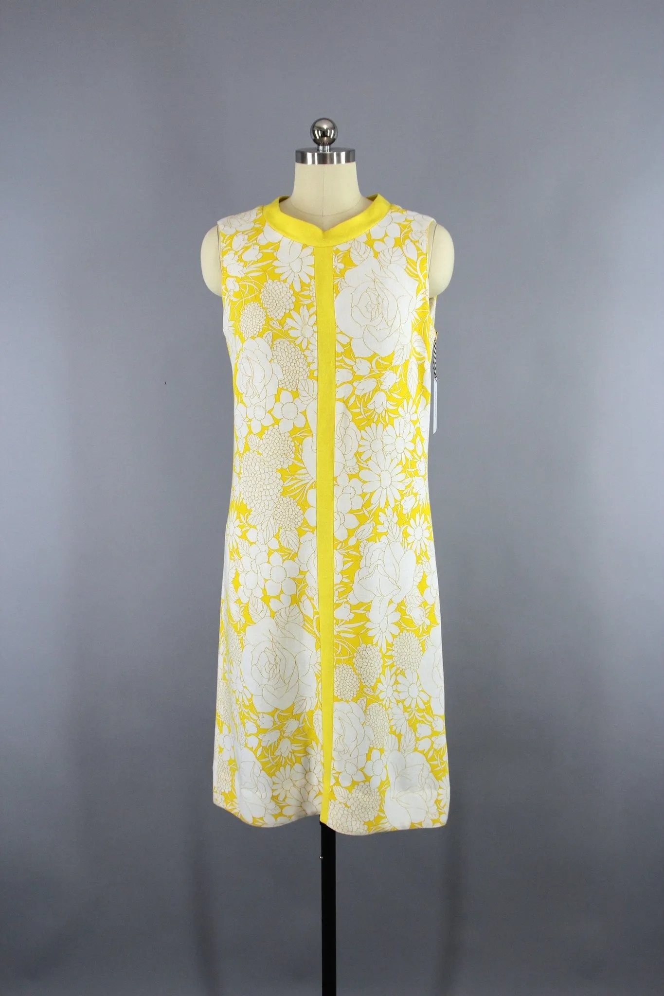 Vintage 1960s Shift Dress / Yellow Floral Print